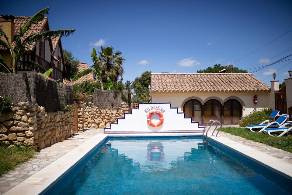 Off site, Garden, Swimming pool