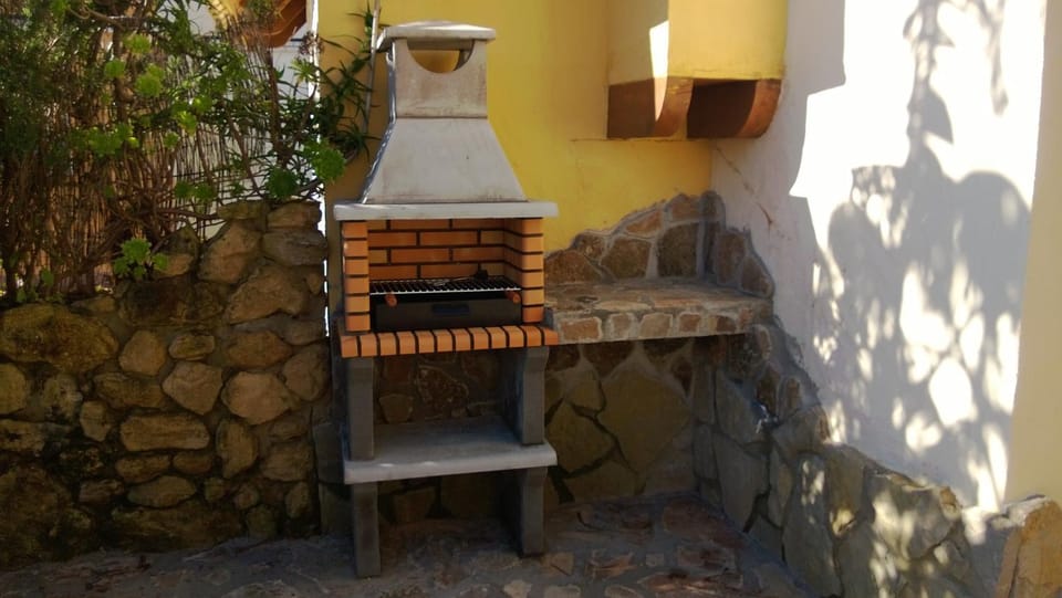 Day, BBQ facilities