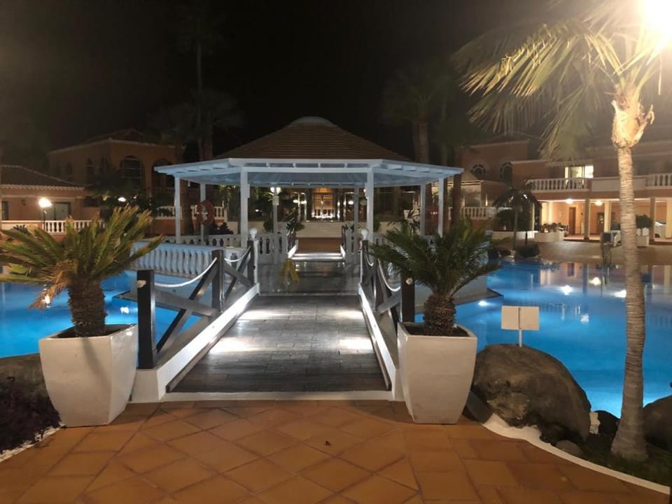 Apartamento Las Vistas Beach - Tenerife Royal Gardens Apartment in Playa de las Americas