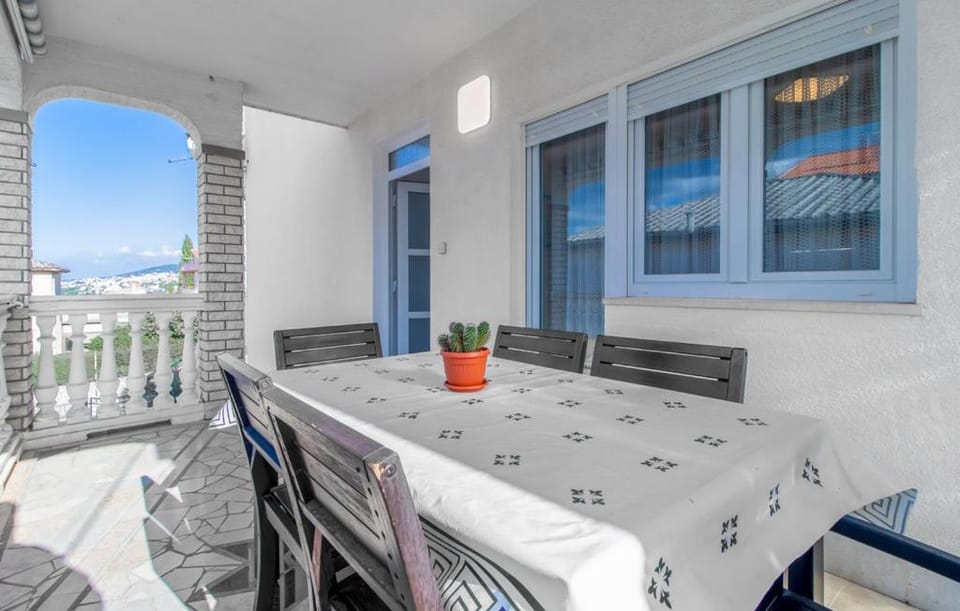 APP 4+1 s dvije spavaće sobe Apartment in Primorje-Gorski Kotar County