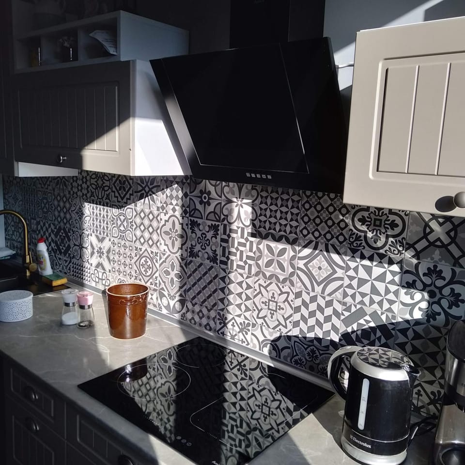 Coffee/tea facilities, Kitchen or kitchenette, Communal kitchen