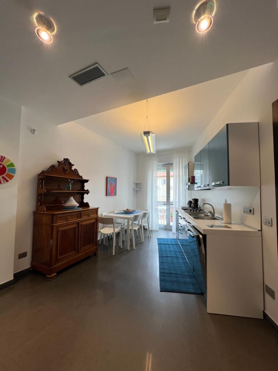 Kitchen or kitchenette, Living room, Seating area, Dining area, minibar, pet friendly