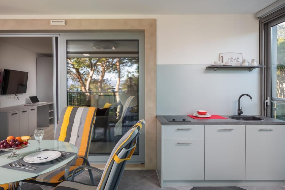 Coffee/tea facilities, Kitchen or kitchenette