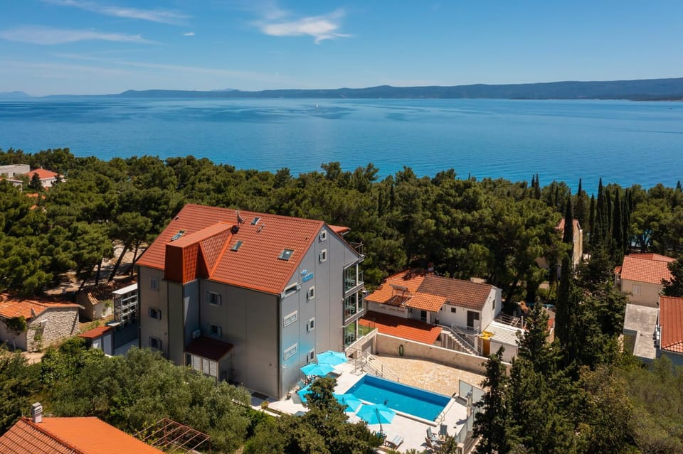 Bird's eye view, Swimming pool