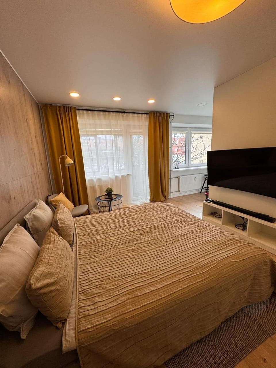 Communal lounge/ TV room