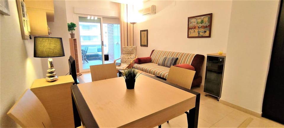 Living room, Decorative detail, Dining area