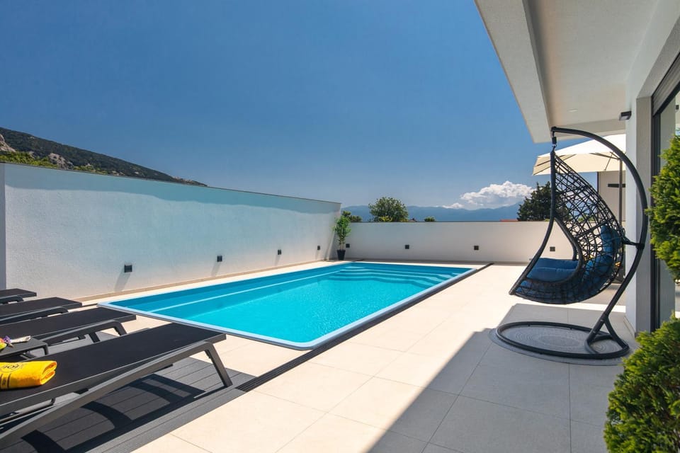 Beach, Swimming pool