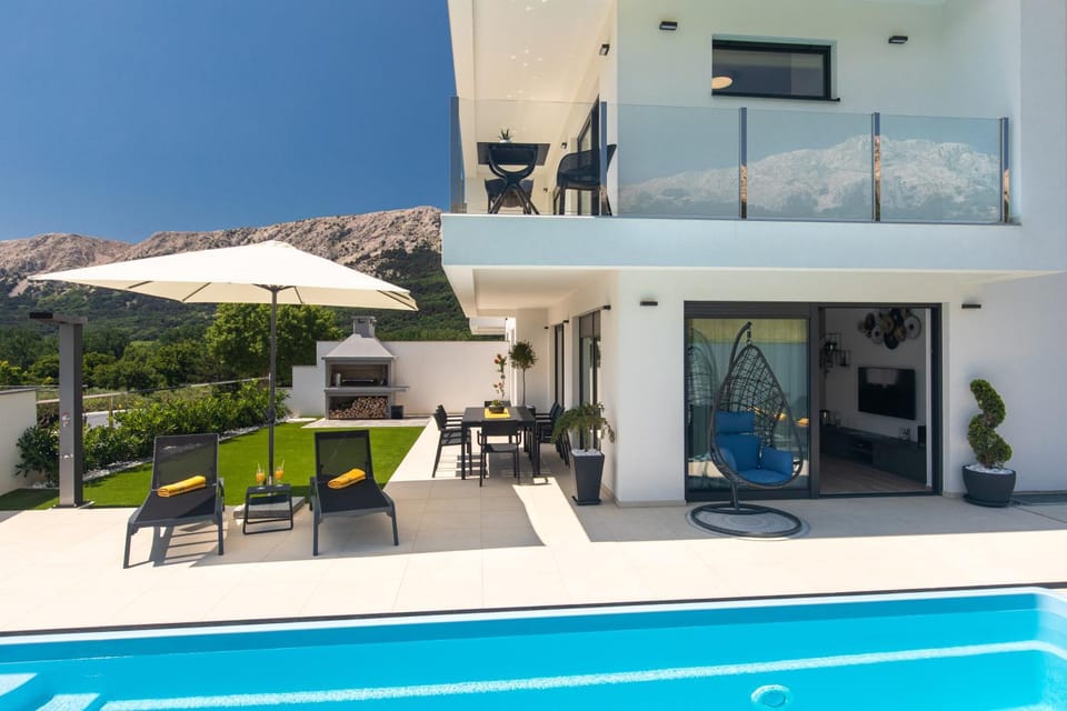 Beach, Swimming pool