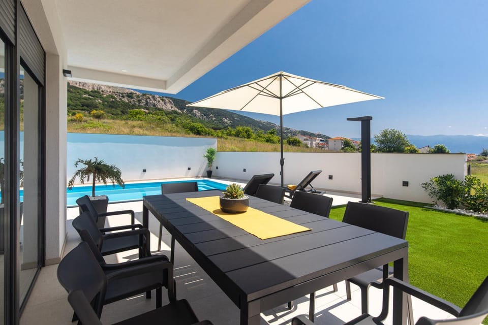 Balcony/Terrace, Inner courtyard view