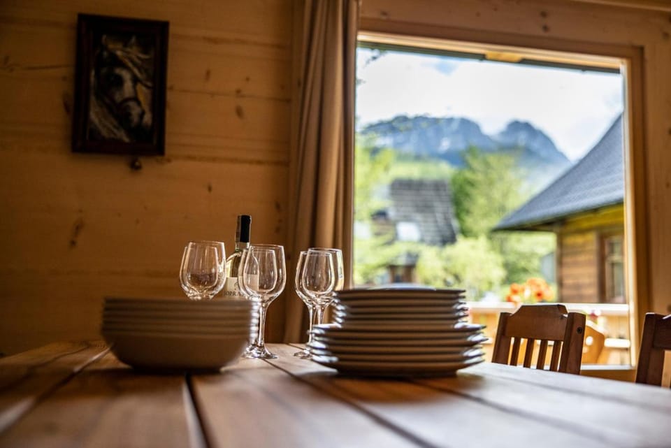 Dining area, Mountain view