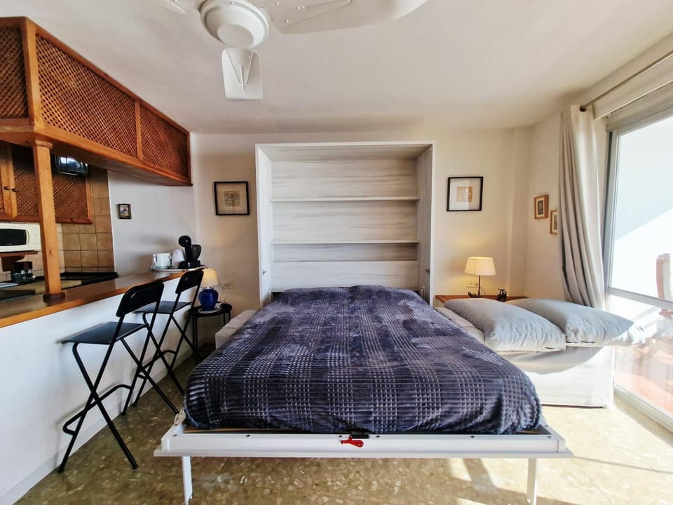 Marbellamar Seafront Apartment in Sitio de Calahonda