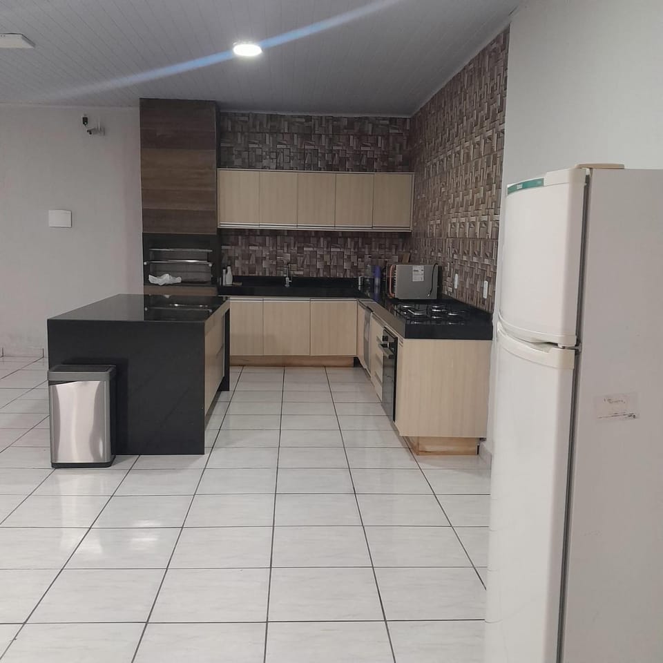 Property building, Kitchen or kitchenette, Kitchen or kitchenette, dishwasher, oven, stove