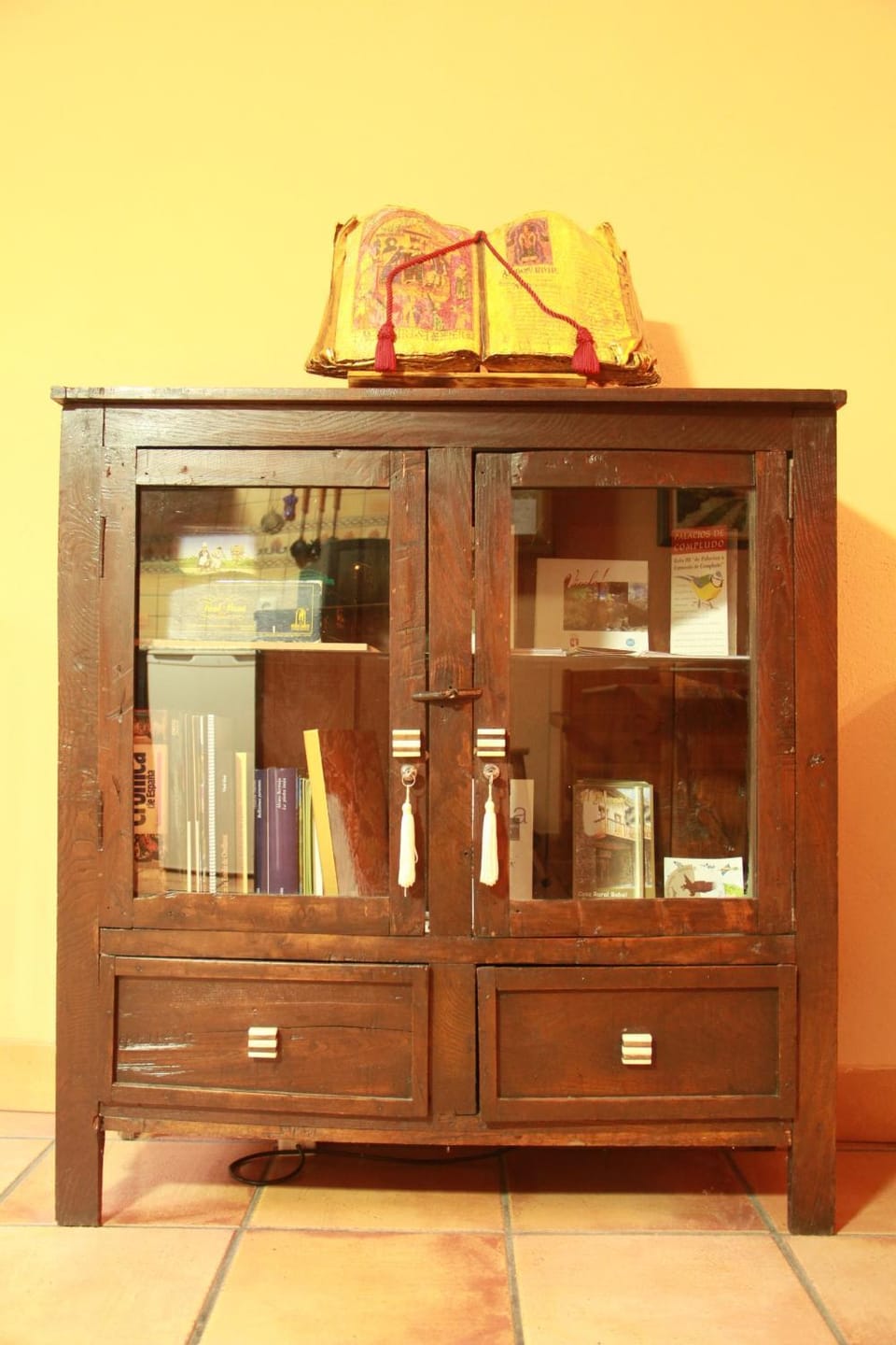 Library, Living room, Decorative detail, On site