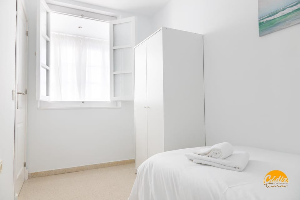 Bed, Photo of the whole room, Bedroom, towels, wardrobe
