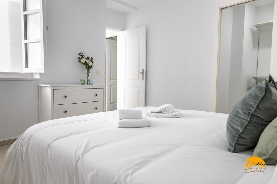 Bed, Photo of the whole room, Bedroom, towels, wardrobe