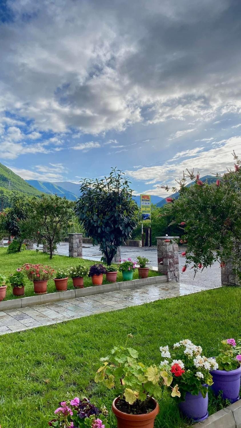 Lugina e Komanit Hotel in Montenegro