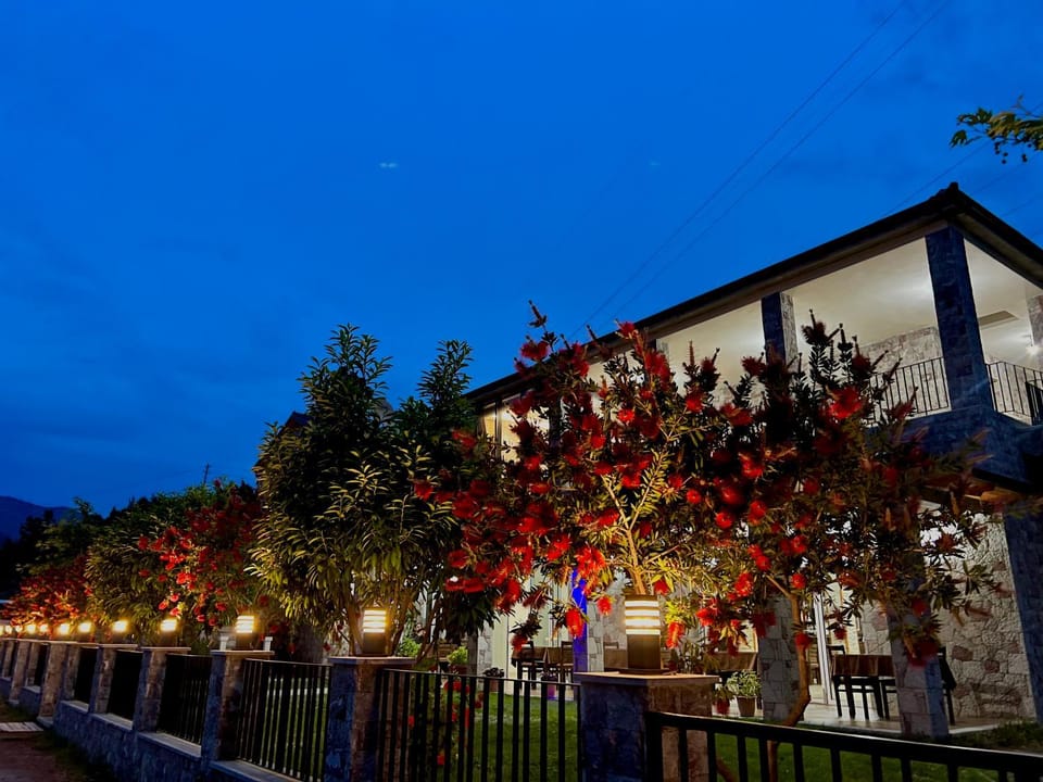 Lugina e Komanit Hotel in Montenegro