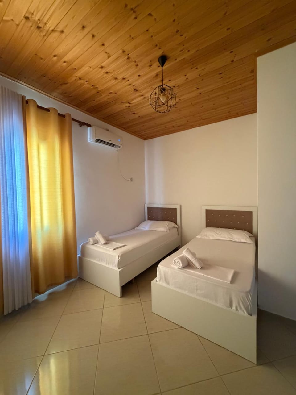 Lugina e Komanit Hotel in Europe