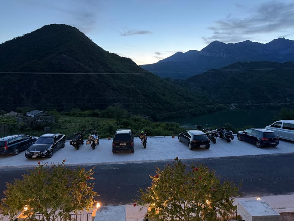 Lugina e Komanit Hotel in Europe
