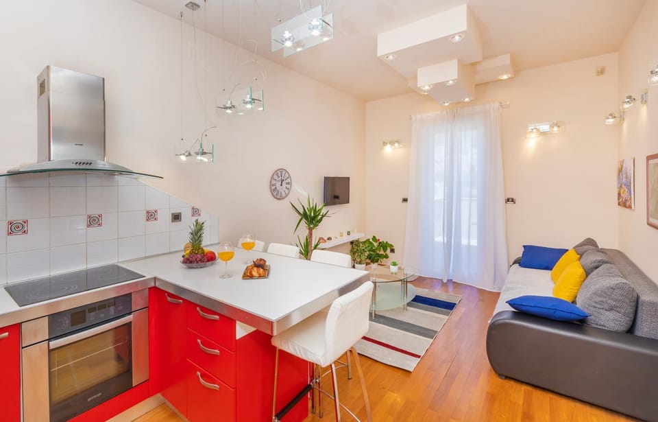 Kitchen or kitchenette, Living room, Dining area