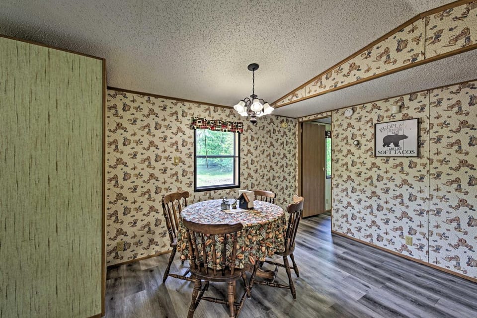 Secluded Woodsy Cabin: Hike, Fish, Hunt + ATV! Cabin in Castle Rock Lake