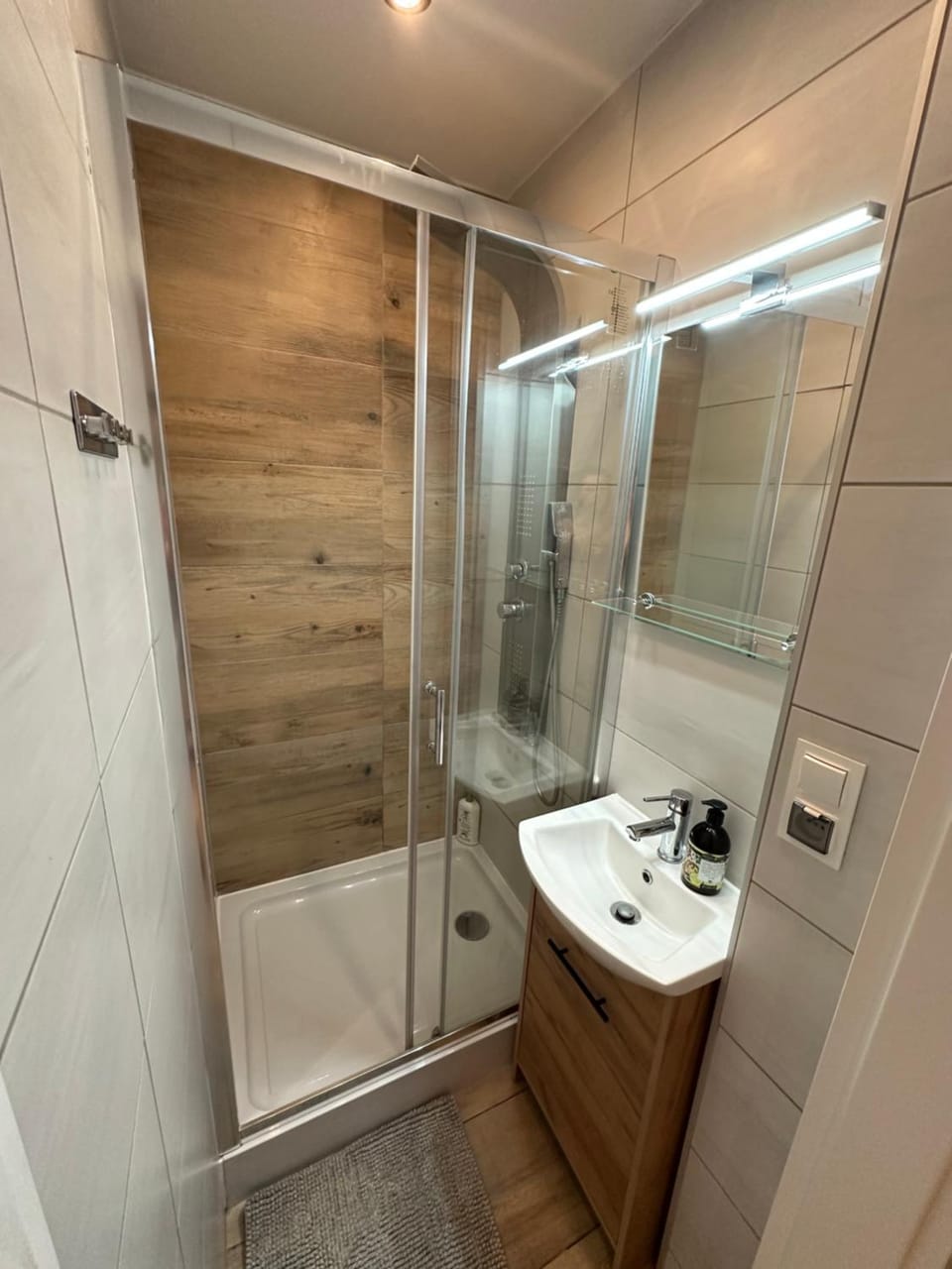 Shower, Bathroom