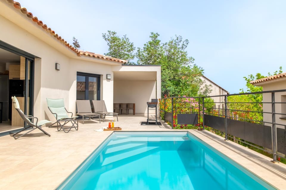 Patio, Swimming pool
