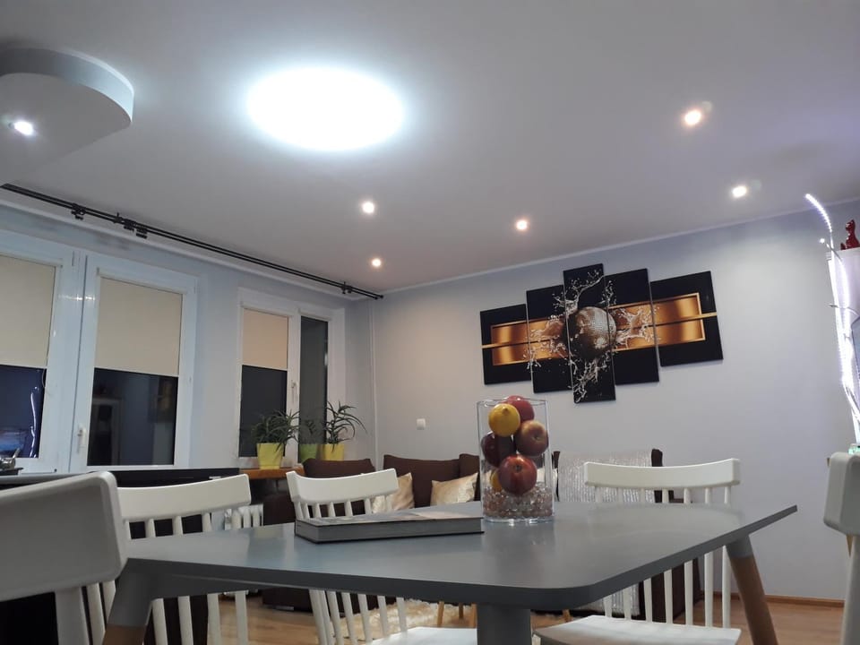 Property building, Breakfast