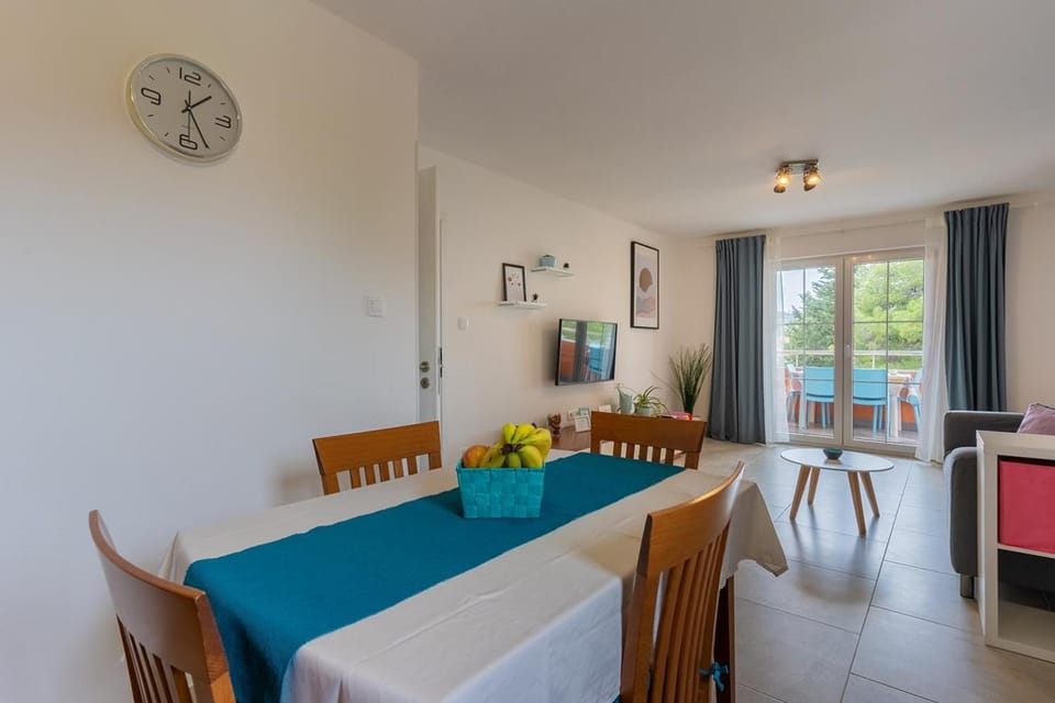 TV and multimedia, Balcony/Terrace, Living room, Dining area