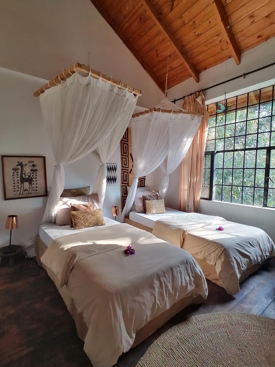 Property building, Bed, Photo of the whole room, Decorative detail, Bedroom