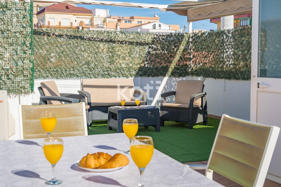 Koti Rentals - Ático Gamycol Apartment in Fuengirola
