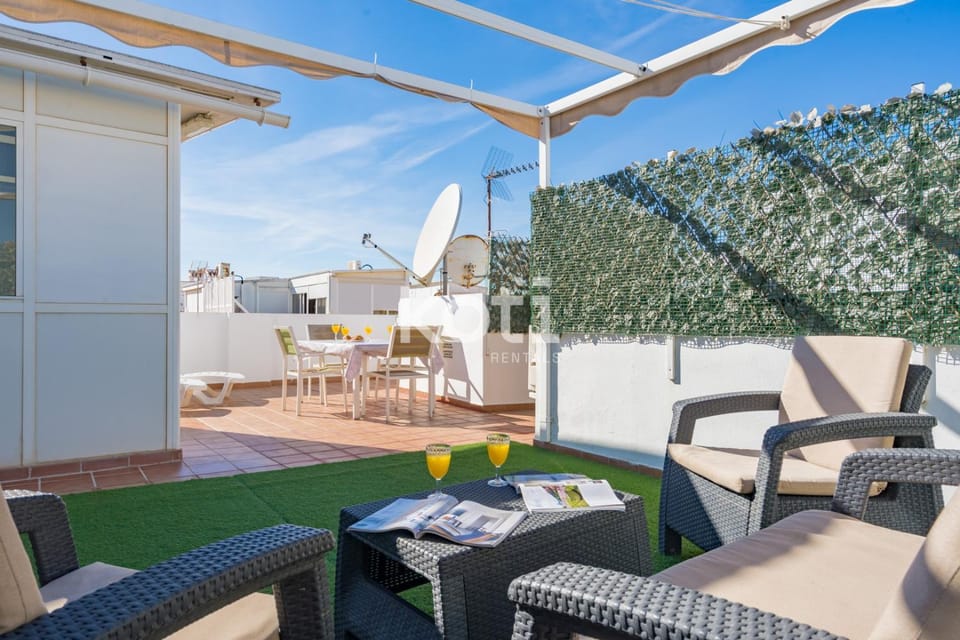 Koti Rentals - Ático Gamycol Apartment in Fuengirola