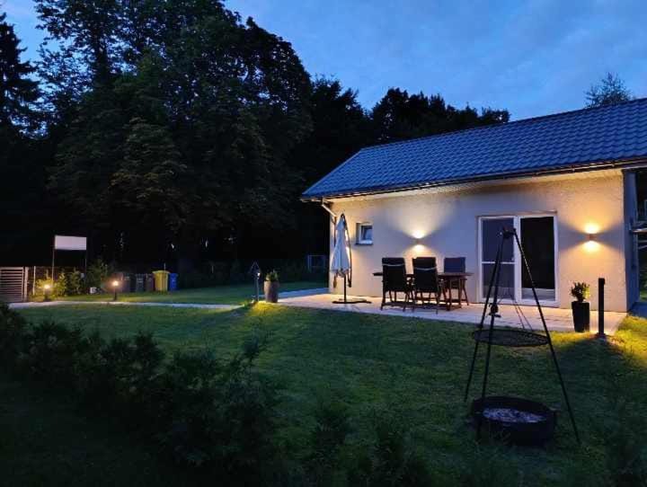 Dom wypoczynkowy Pod kasztanem 1 nad jeziorem House in West Pomeranian Voivodeship, Poland