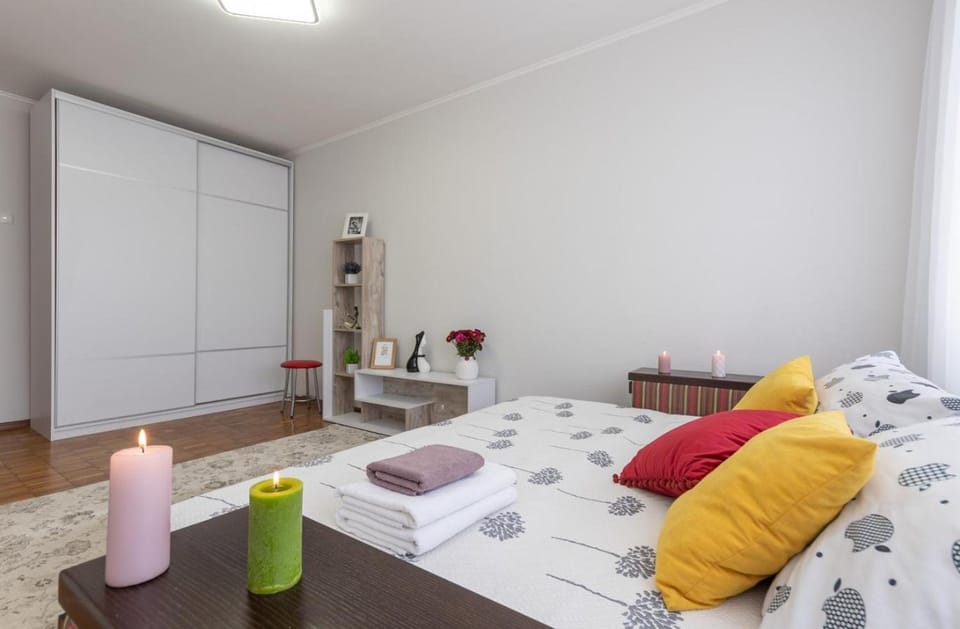 Чудова квартира для відпочинку і роботи на Оболоні Apartment in Kiev City - Kyiv