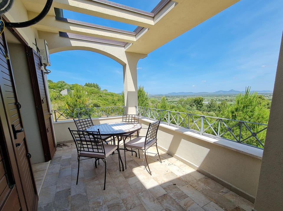 View (from property/room), Balcony/Terrace