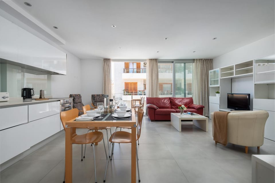 Living room, Dining area