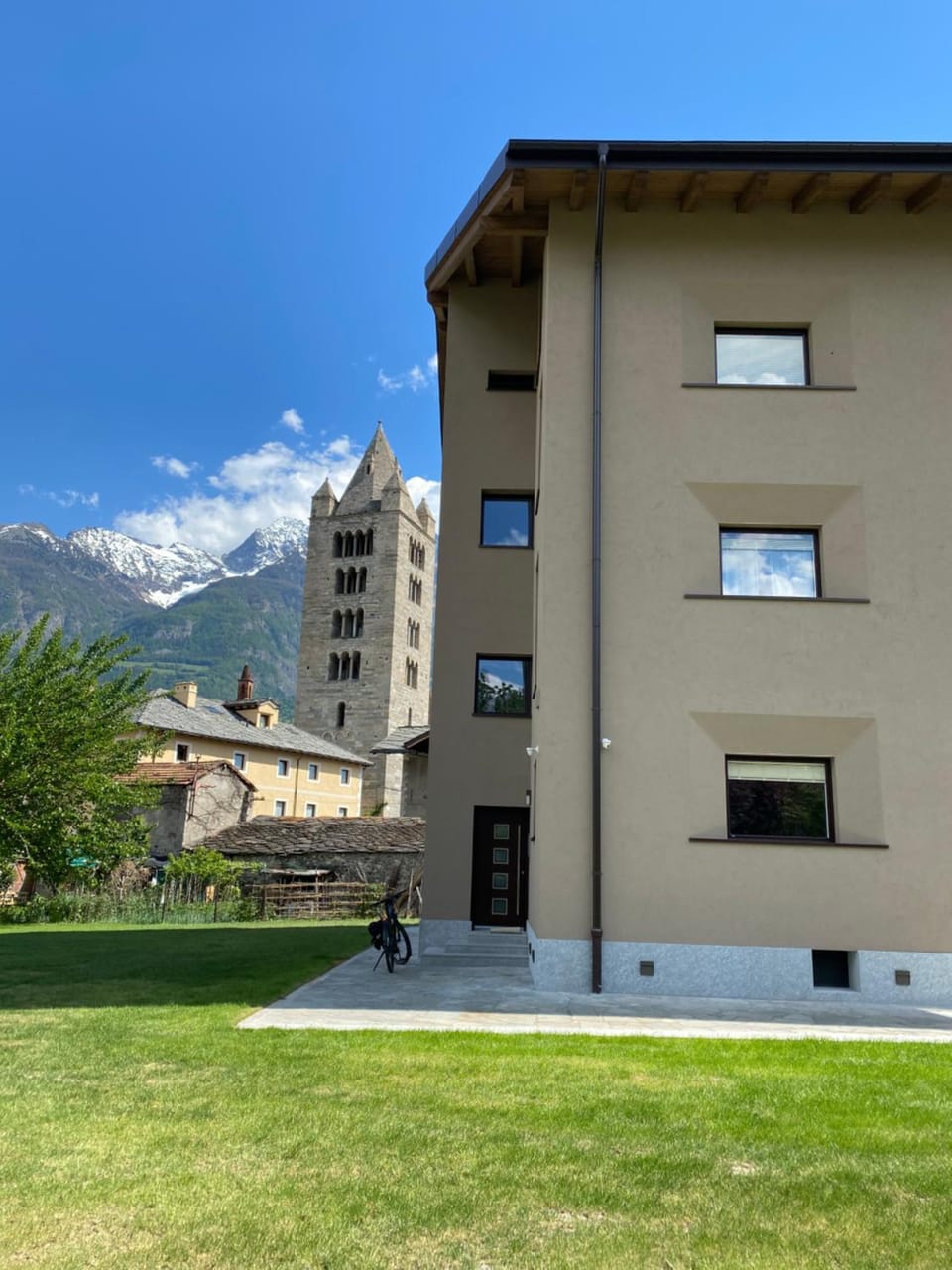 Property building, Nearby landmark