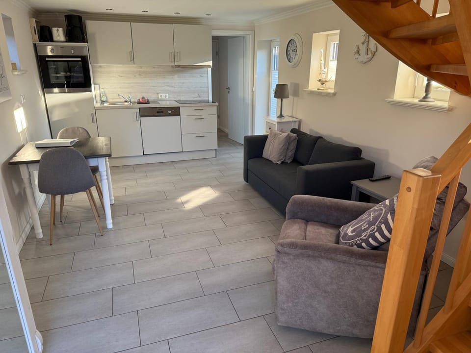 Ferienwohnung „De Peerstall“ mit Fahrrädern, Husum Apartment in Husum