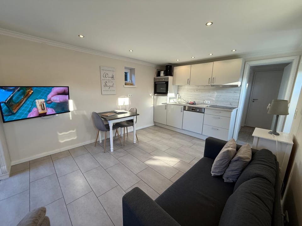 Ferienwohnung „De Peerstall“ mit Fahrrädern, Husum Apartment in Husum
