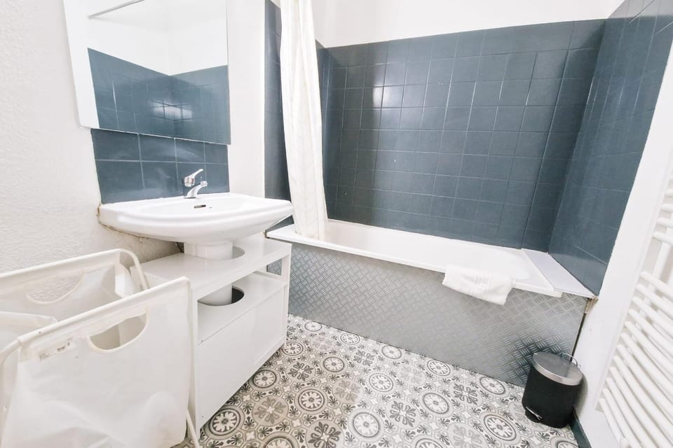 #L8 Le Montorge City center Studio Fully equipped Apartment in Grenoble