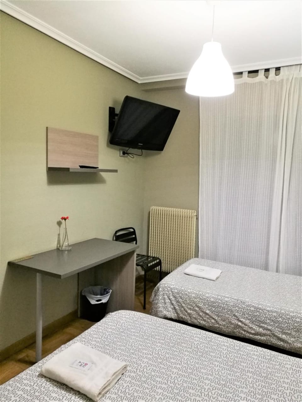 Pensión Santiago Bed and Breakfast in Burgos