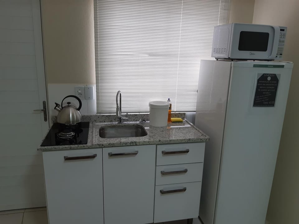 Kitchen or kitchenette, minibar, oven, pet friendly, stove, toaster