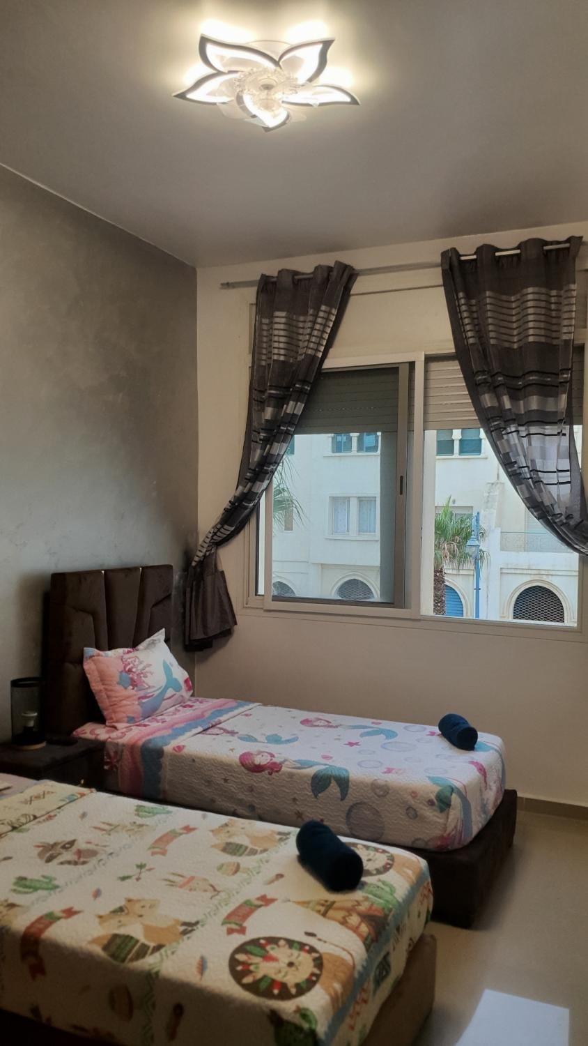 Magnifique appartement a louer à fnideq avec parking gratuit Apartment in Tangier-Tétouan-Al Hoceima