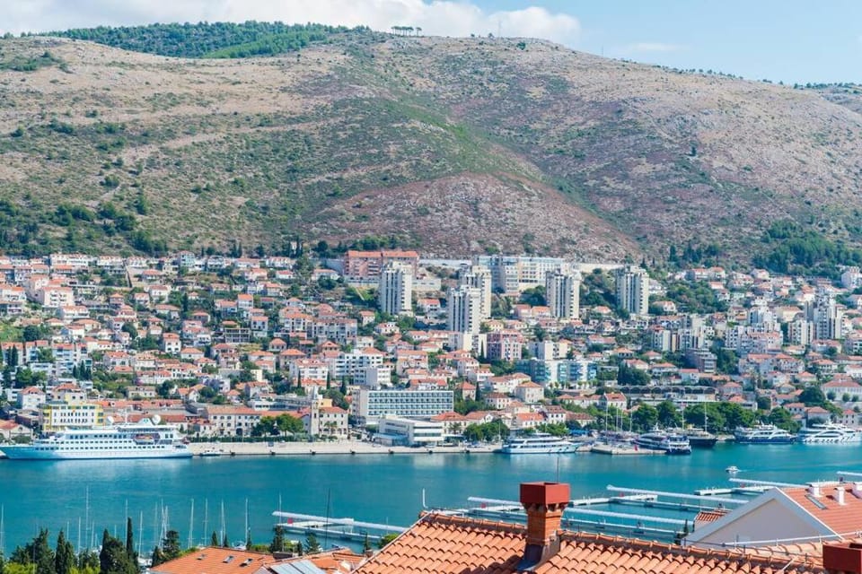 Modern Villa with Swimming Pool - Penthouse Apartment in Dubrovnik