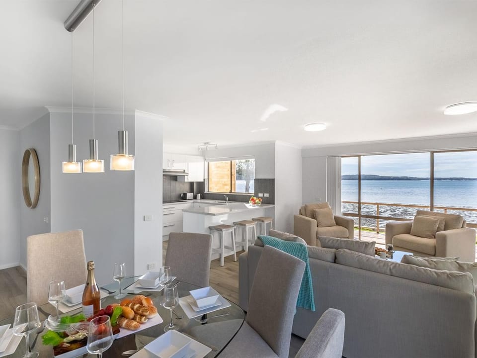 Dining area, Sea view