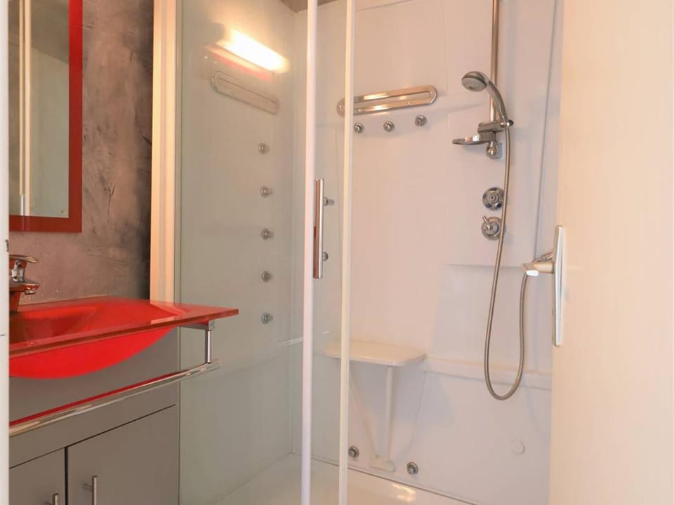 Beau 2 pièces pour 5 pers. avec parking, piscine et loggia, à 400m de la plage à Palavas - FR-1-559-14 Apartment in Palavas-les-Flots