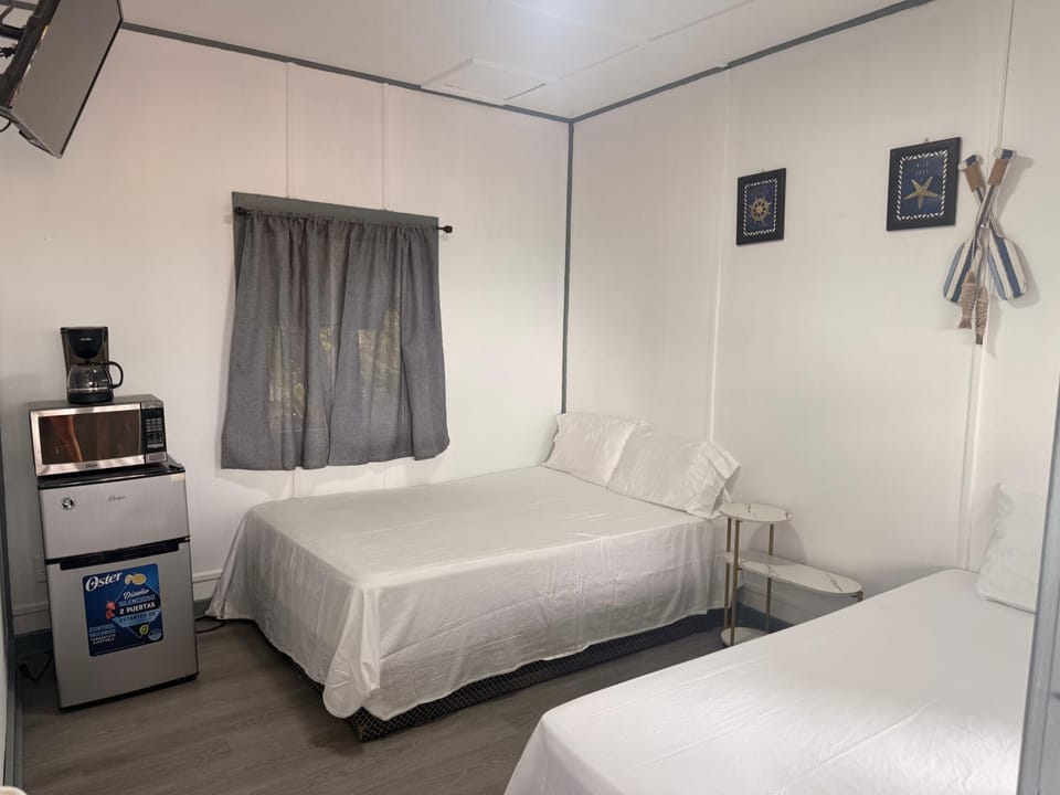 Blue Sky Rentals Utila Hotel in Bay Islands Department