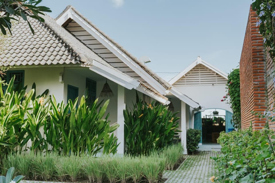 Property building, Patio, Garden