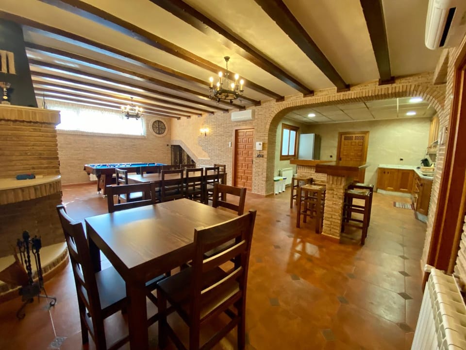 Lounge or bar, Dining area