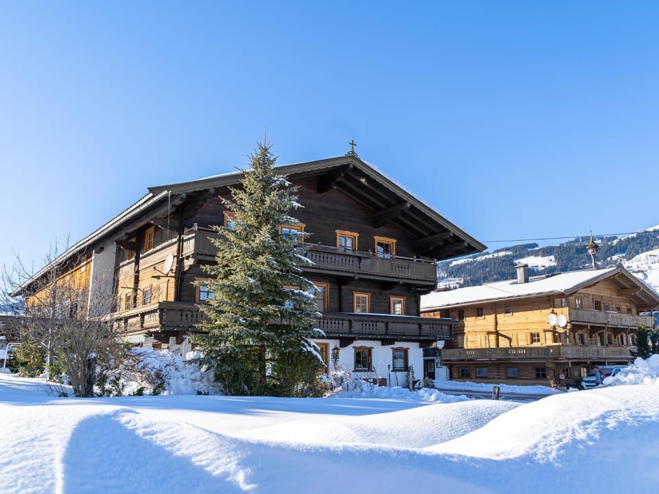 Property building, Winter